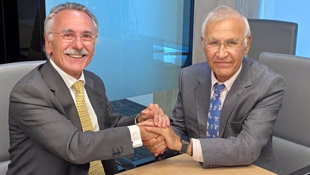 ep el presidente ejecutivo de grupo oesia luis furnells y el presidente de grupo cps candido comino