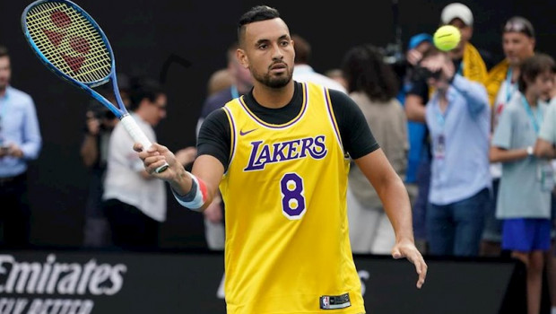 ep el tenista australiano nick kyrgios homenajeando a kobe bryant durante el abierto de australia
