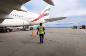 ep emirates empieza a operar con saf en el aeropuerto londinense de heathrow