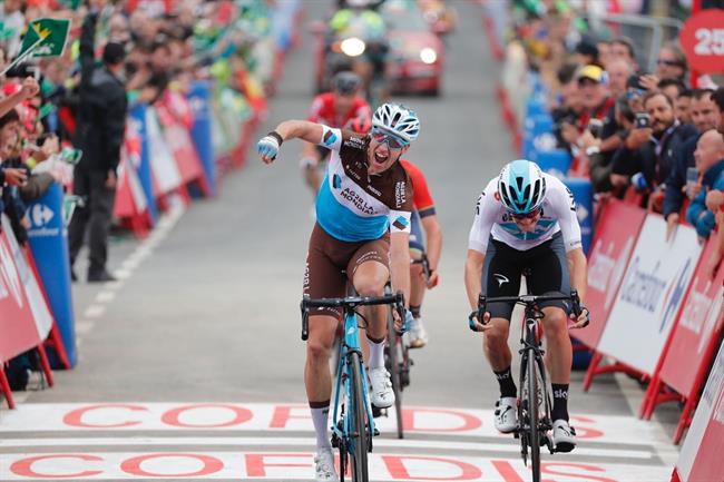 Geniez celebra su victoria en La Vuelta | PHOTOGOMEZ SPORT ep geniez celebravictoriala vuelta