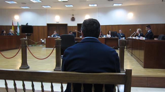 Juicio al cura acusado de abusos a una niña en Villanueva del Duque | Archivo ep juiciocura acusadoabusosuna ninavillanuevaduque