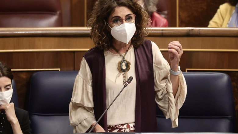 ep la ministra de hacienda maria jesus montero interviene en una sesion de control al gobierno en el