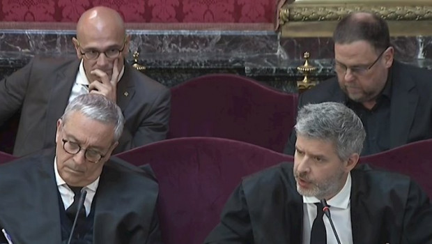 ep raul romeva oriol junqueras y su abogado van den eynde durante el juicio por el proces en el