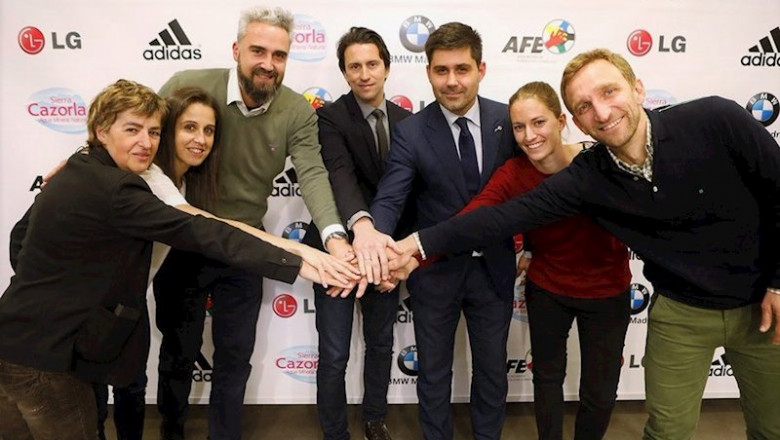 ep ruben alcaine juanjo martinez y david aganzo tras la firma del convenio colectivo para el futbol