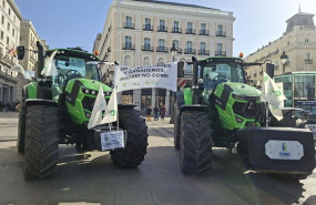 ep tractores en la puerta del sol durante la concentracion de agricultores y ganaderos contra el