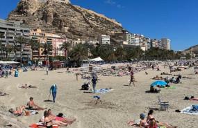 ep turismo en una playa de alicante