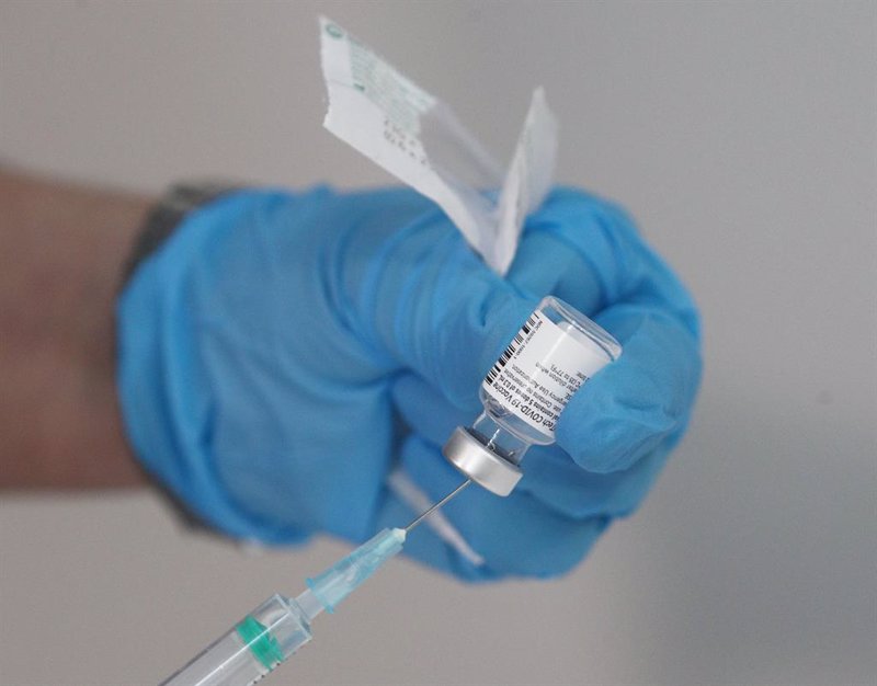 La Comunidad de Madrid comenzará la vacunación masiva en abril