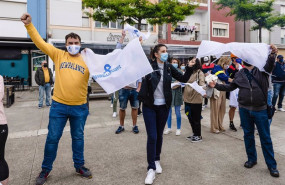 ep varias personas participan en una concentracion convocada por el comite de empresa de alcoa para