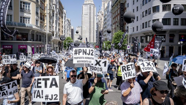 ep archivo   decenas de personas durante una manifestacion convocada por movimiento j2