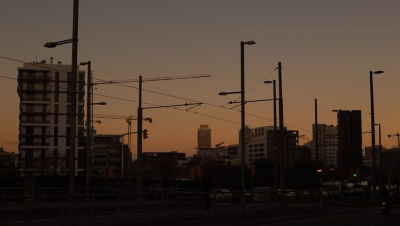 ep archivo edificios con gruas a 11 de enero de 2022 en barcelona cataluna espana ep archivo edificios con gruas a 11 de enero de 2022 en barcelona cataluna espana