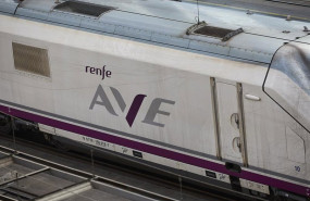 ep archivo   un tren en la estacion de madrid   puerta de atocha   almudena grandes