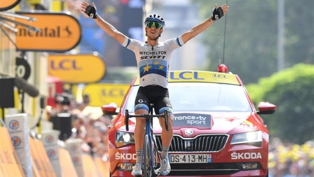 ep ciclista italiano matteo trentin mitchelton-scott celebratriunfola etapa 17tour2019