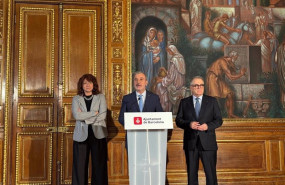 ep el alcalde de barcelona jaume collboni junto a la primera teniente de alcaldia laia bonet y el