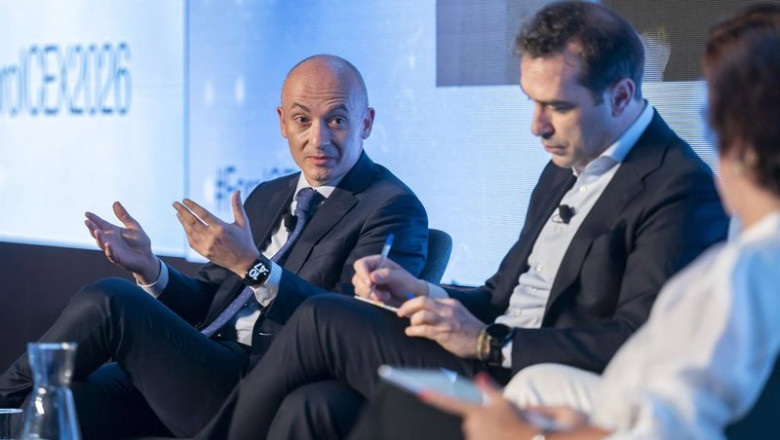 ep el ceo de inditex oscar garcia maceiras i y el vicepresidente primero y ministro de economia ep el ceo de inditex oscar garcia maceiras i y el vicepresidente primero y ministro de economia