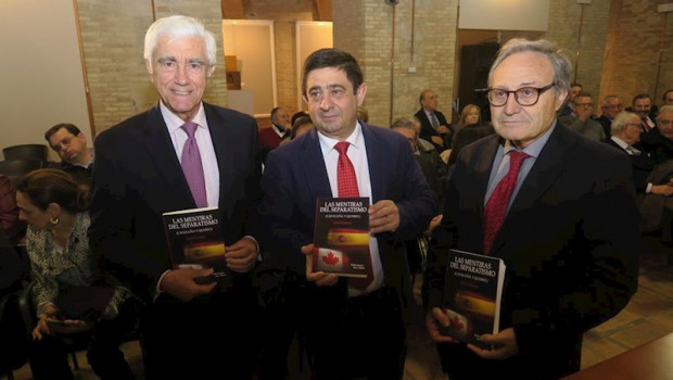 ep el embajador de espana jose cuenca izquierda presenta su libro las mentiras del separatismo