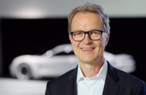 ep el ex presidente y ex consejero delegado de porsche cars en america del norte kjell gruner