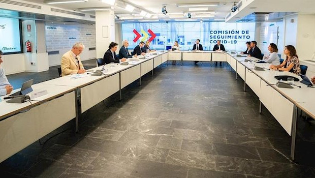 ep el lider del pp pablo casado preside la comision de seguimiento del covid-19 de su partido en