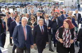 ep el ministro de agricultura llega al complejo del iberico de extremadura cibex en zafra badajoz