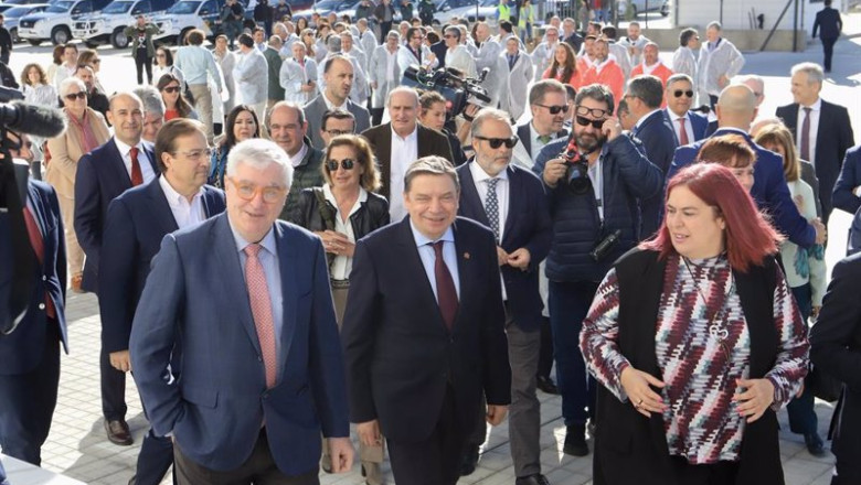 ep el ministro de agricultura llega al complejo del iberico de extremadura cibex en zafra badajoz ep el ministro de agricultura llega al complejo del iberico de extremadura cibex en zafra badajoz