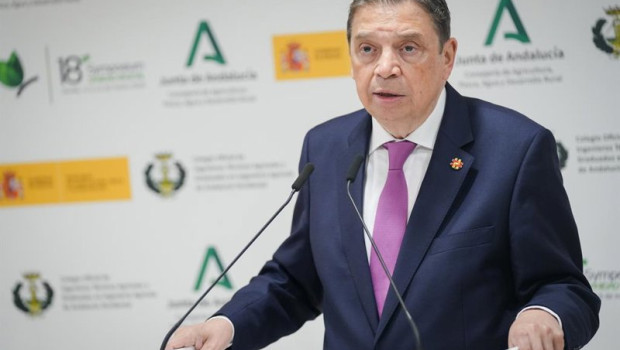 ep el ministro de agricultura pesca y alimentacion luis planas atiende a los medios antes de