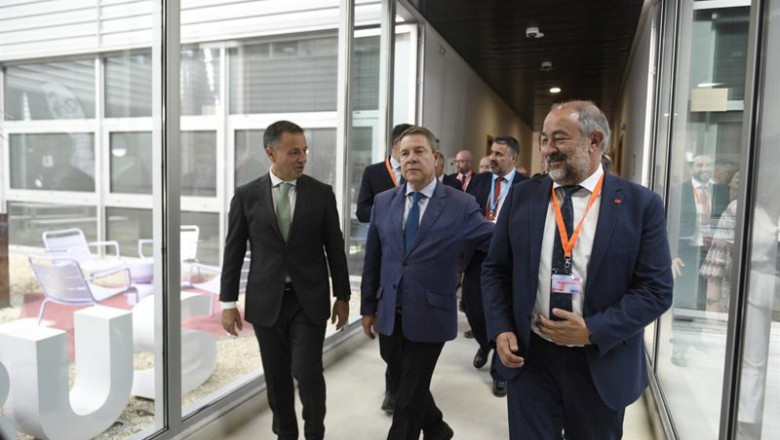 El presidente de Castilla-La Mancha, Emiliano García-Page (c), durante la inauguración del nuevo Airbus Digital Campus, a 17 de junio de 2026, en Albacete, Castilla-La Mancha (España). Airbus inaugura su nuevo Digital Campus, un centro dedicado a la forma | Víctor Fernández - Europa Press ep el presidente de castilla la mancha emiliano garcia page c durante la inauguracion del nuevo