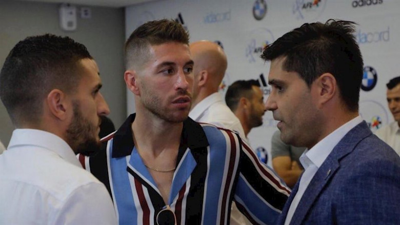 ep el presidente de la afe david aganzo junto al madridista sergio ramos y el atletico koke