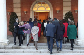 ep el presidente del gobierno los cuatro vicepresidentes y los 18 ministros entran en la moncloa