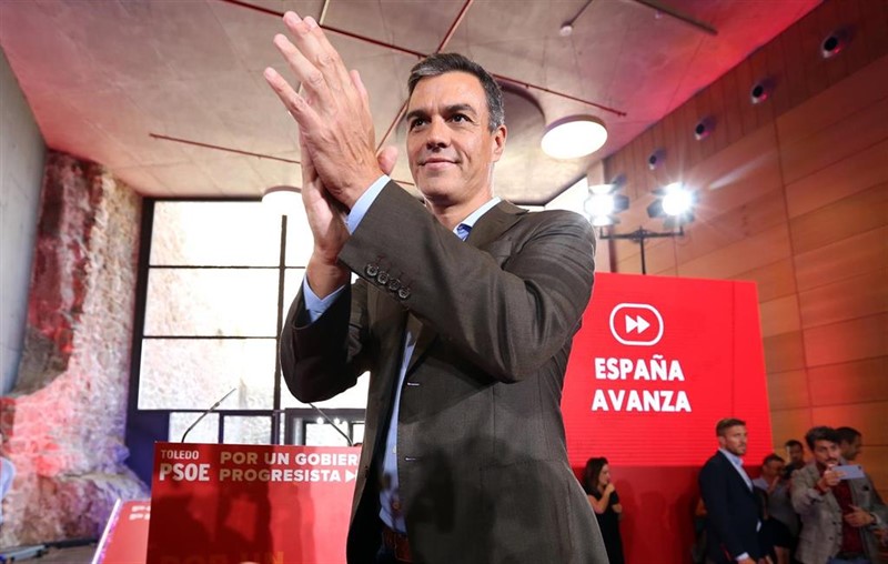El PSOE volvería a ganar las elecciones rozando el 30% de los votos, según el CIS