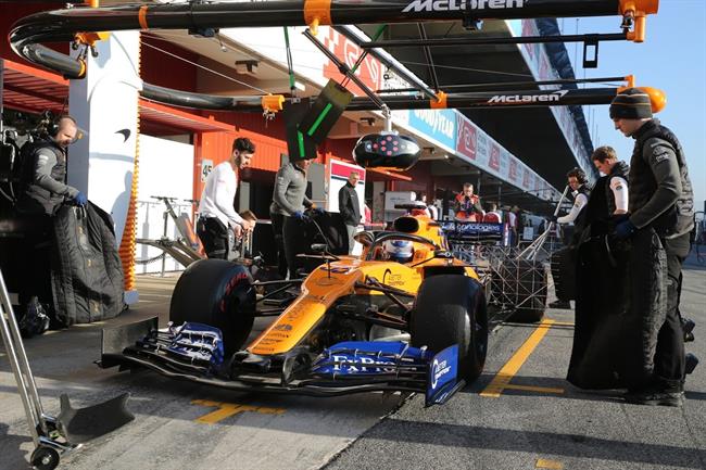 Fórmula 1 para principiantes: Carlos Sainz resuelve todas las dudas que no te at | RICARDO LARREINA ep formula 1principiantes carlos sainz resuelvelas dudasnoat