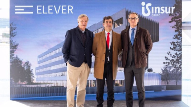 ep grupo insur realiza la puesta de bandera de elever el nuevo edificio de ofinas de madrid
