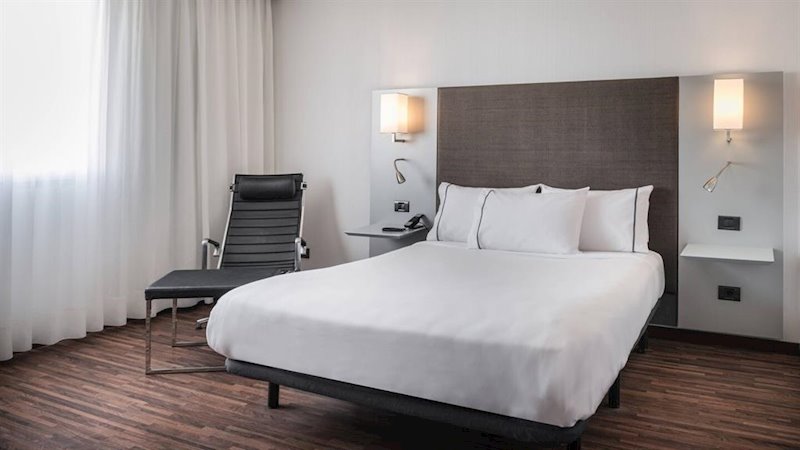Las pernoctaciones hoteleras se hunden un 99,2% en mayo por las restricciones del estado de alarma