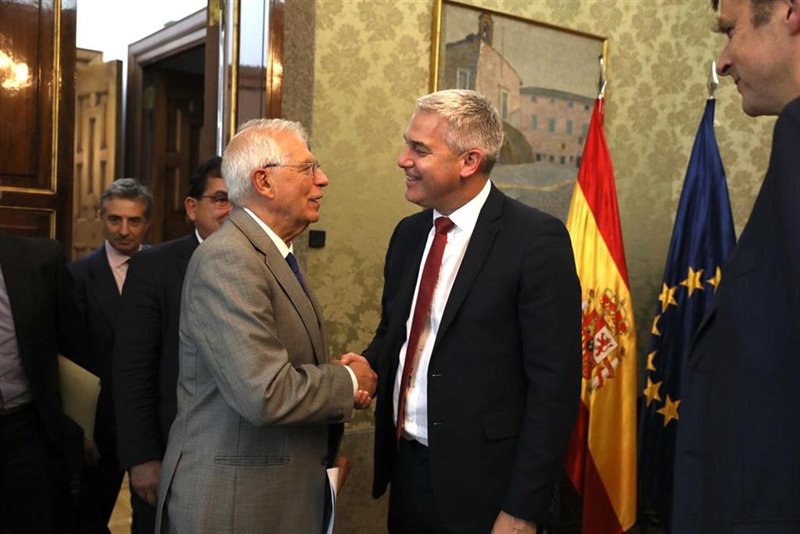 ep josep borrell y steve barclay