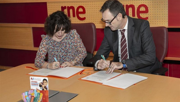 ep la directora de radio nacional de espana paloma zuriaga y el presidente de la fundacion crecer