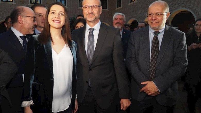ep la portavoz de ciudadanos congreso ines arrimadas el presidente de las cortes de castilla y leon