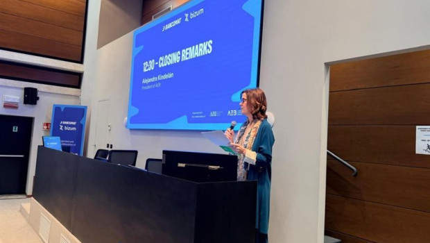 ep la presidenta de la asociacion espanola de banca aeb alejandra kindelan durante su intervencion 20260326145903