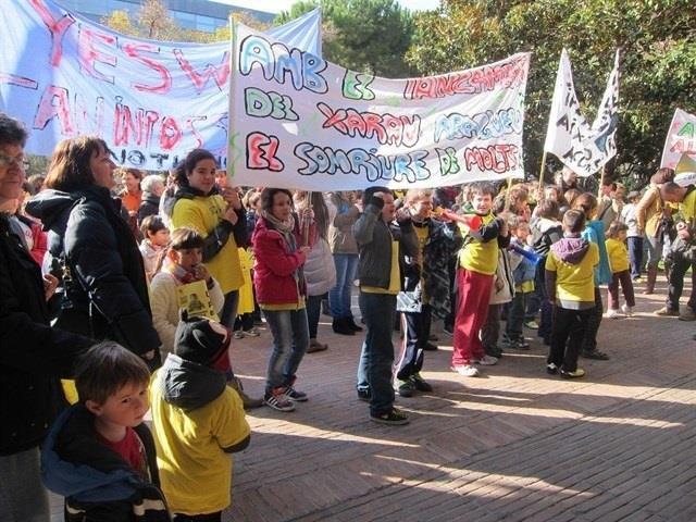 Maifestación en los coelgios a favor del referéndum en Cataluña | EUROPA PRESS ep maifestacionlos coelgiosfavorreferendumcataluna