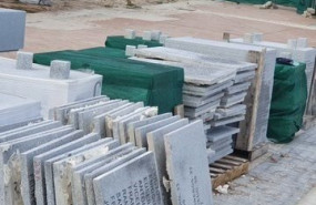 ep placas con nombres de fusilados del franquismo retiradas del memorial del cementerio de la