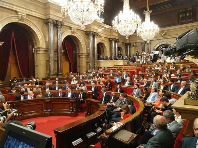 Pleno del Parlament con discurso del pte.C.Puigdemont sobre el 1-O | EUROPA PRESS ep plenoparlamentdiscursoptecpuigdemont1-o
