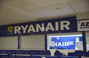 ep puestos de la compania ryanair en el aeropuerto adolfo suarez madrid barajas a 23 de agosto de