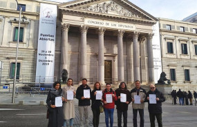 ep representantes de la plataforma estatal por la escuela publica frente al congreso de los