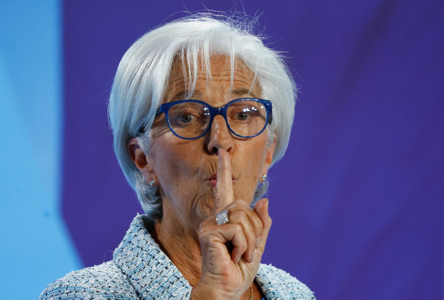 christine lagarde presidente de la banque centrale europeenne bce lors d une conference de presse a francfort 