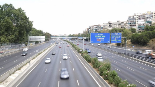 ep archivo - coches en las carreteras de madrid