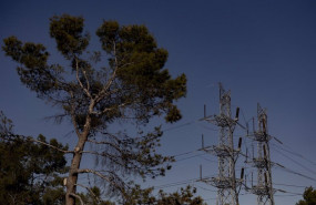 ep archivo   dos torres electricas en madrid espana