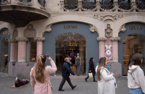 ep archivo   escaparate de loewe en el paseo de gracia en barcelona