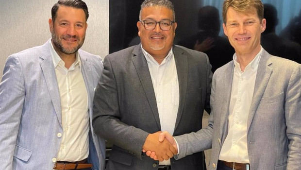 ep archivo   firma del contrato de minsait indra con nv elmar