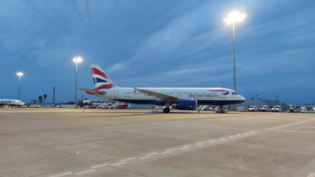 ep archivo   llegada de un a 320 de british airways al aeropuerto sevillano