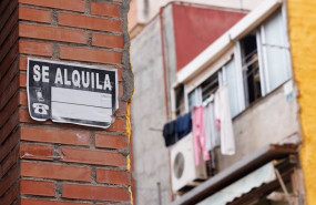 ep archivo   un cartel de se alquila