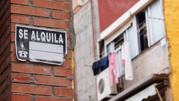 ep archivo   un cartel de se alquila