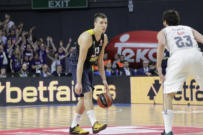 Bogdan Bogdanovic defendido por Sergio Llull en el partido de Euroliga | EUROPA PRESS ep bogdan bogdanovic defendidosergio llullpartidoeuroliga