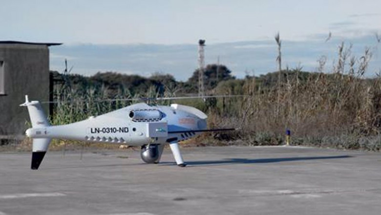 ep dron modelo schiebel camcopter s100 destinado a controlar las emisiones en el estrecho